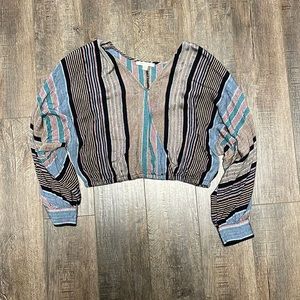 American eagle cropped shirt size small